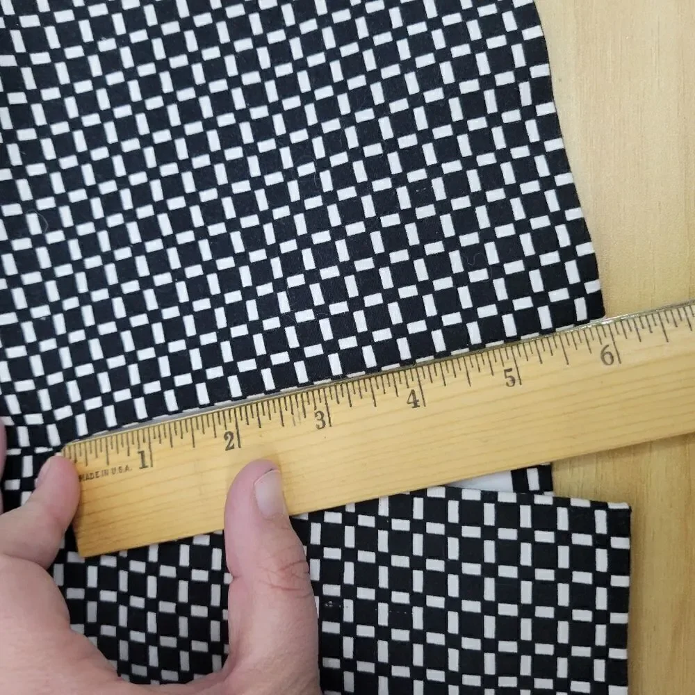White House Black Market Geometrick Black & White Lined Pencil Skirt